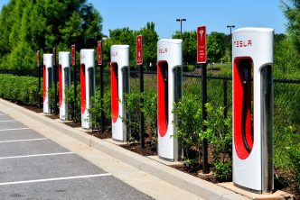 centrale borne de recharge tesla