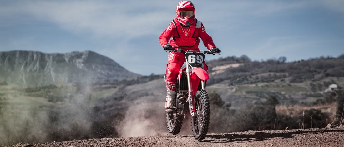 commencer à faire du moto cross